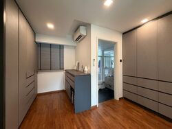 The Esparis (D18), Condominium #604709821